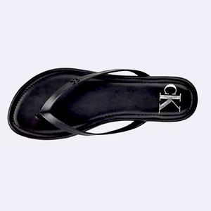 Calvin Klein NWOT Solid T-Strap Sandal, Black